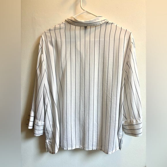 H&M White and Black Button Down Shirt - Picture 6 of 11